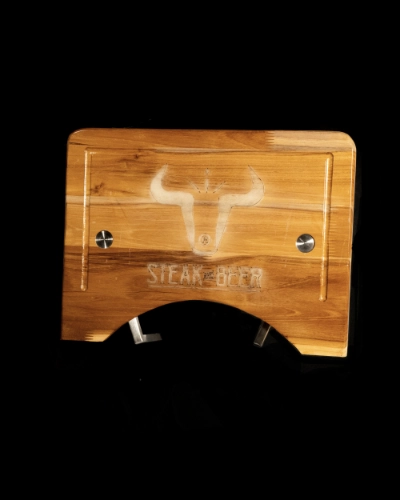 Imagen de la mesa de madera de Steak and Beer España